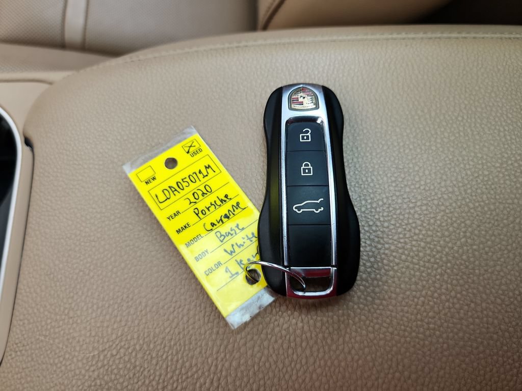 Used 2020 Porsche Cayenne AWD/4WD image 43