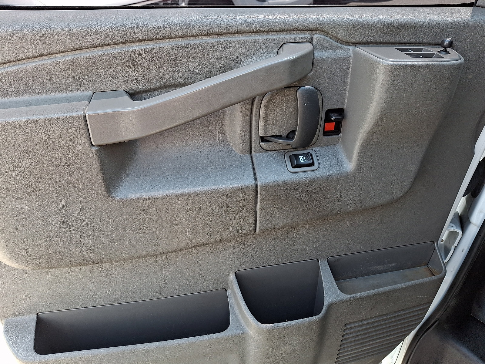 Used 2022 Chevrolet Express 2500 w/ Communications Package RWD image 12