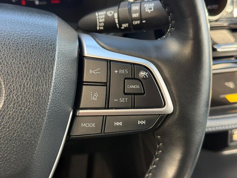 Used 2023 Toyota Highlander Limited AWD/4WD image 22