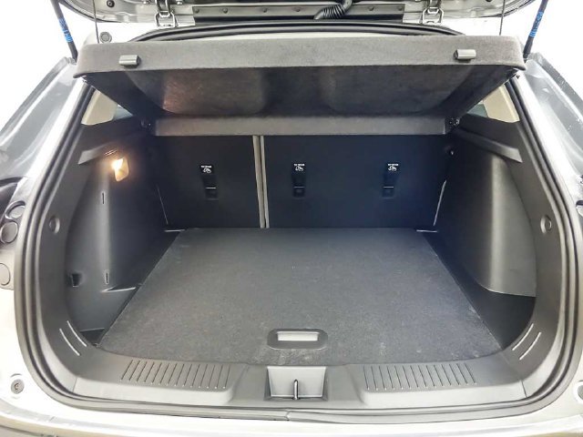 New 2026 Chevrolet Trax ACTIV w/ Sunroof Package FWD image 8