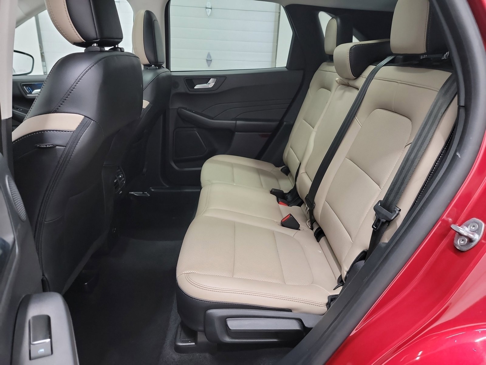 Used 2021 Ford Escape Titanium AWD/4WD image 28