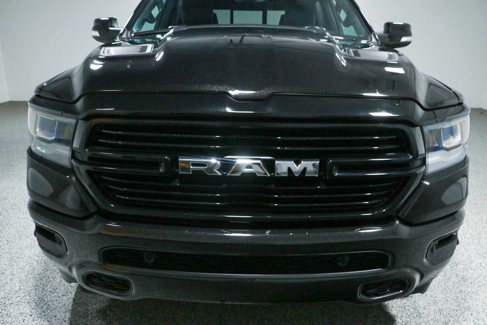 Used 2021 RAM 1500 Laramie w/ Sport Appearance Package AWD/4WD image 4