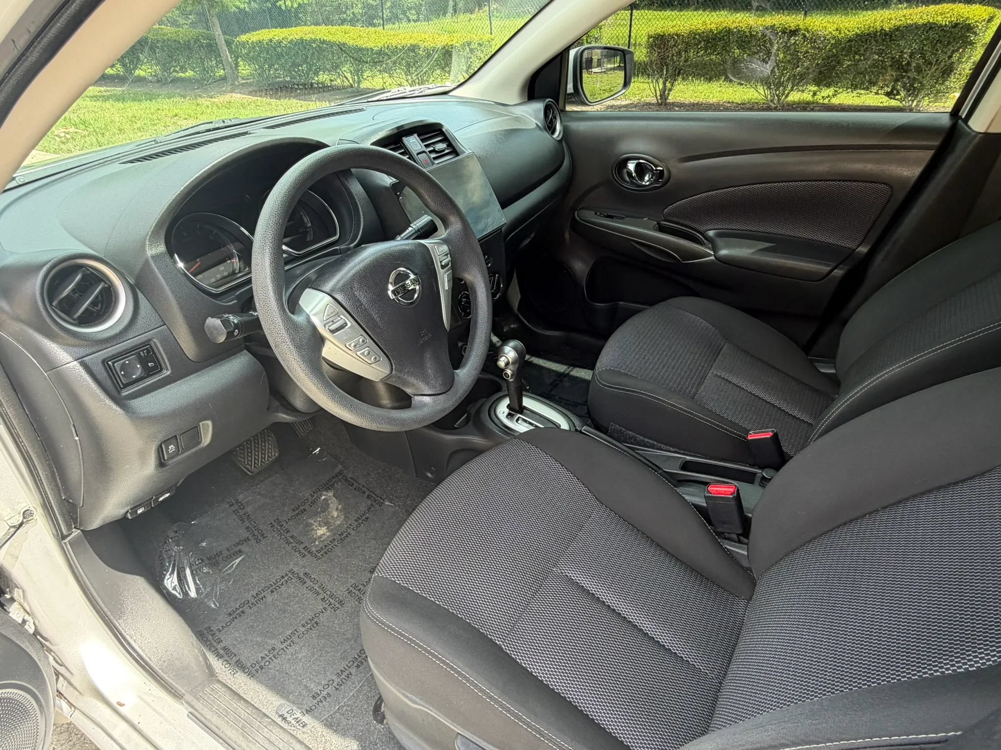 Used 2018 Nissan Versa SV FWD image 9