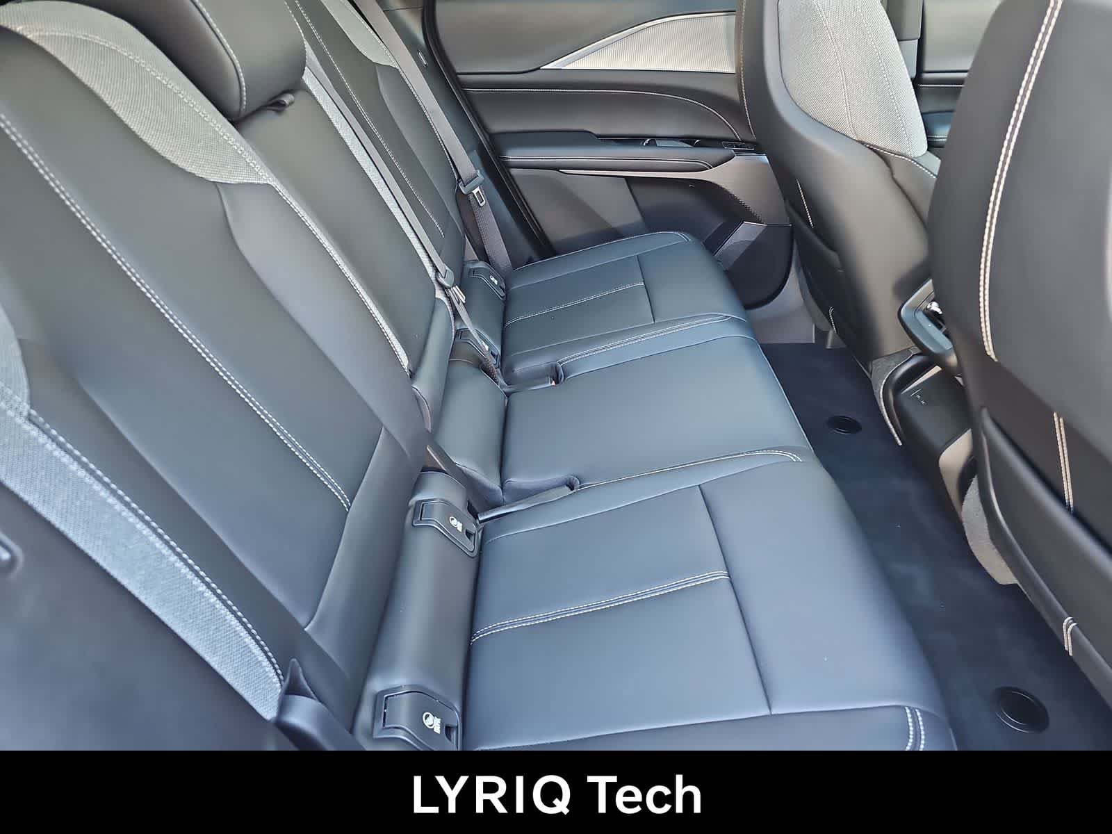 Used 2024 Cadillac Lyriq Tech AWD/4WD image 17