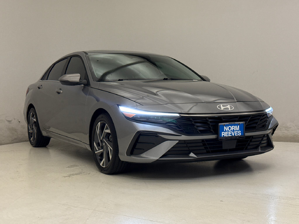 Used 2026 Hyundai Elantra Limited FWD image 4