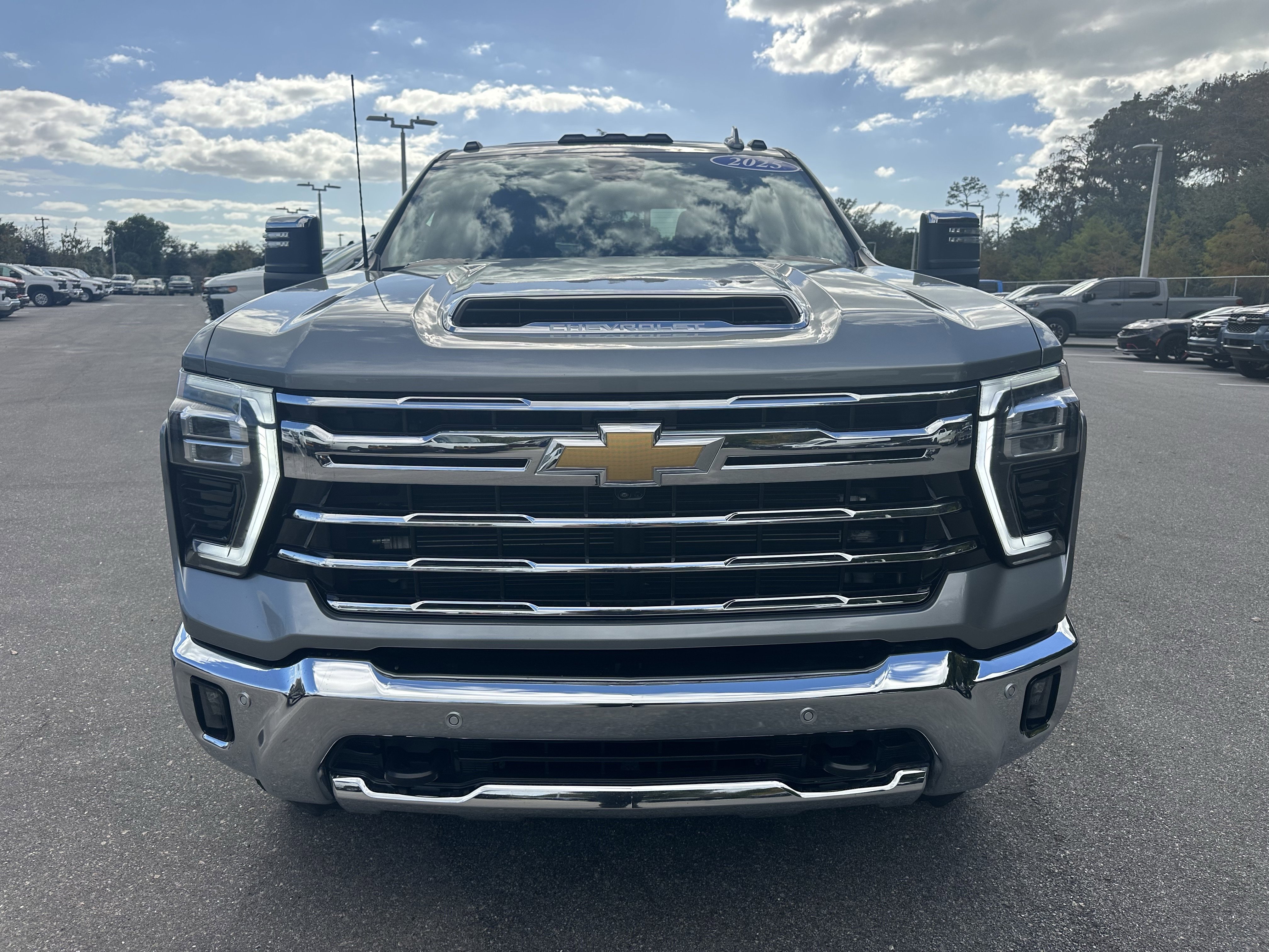 Used 2025 Chevrolet Silverado 3500 LTZ w/ LTZ Premium Package image 3