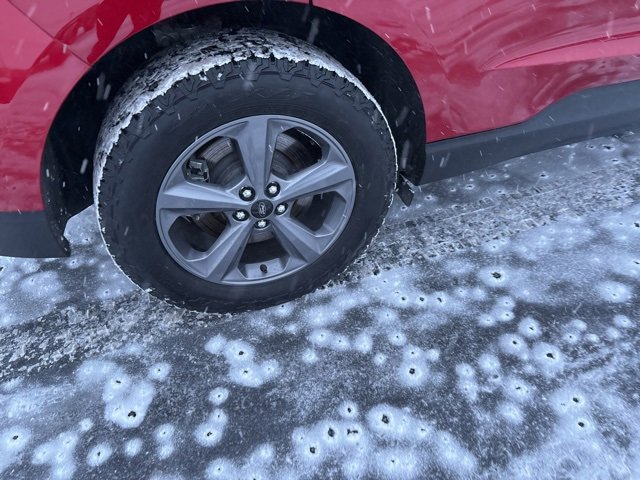 Used 2024 Ford Edge SEL w/ Sport Appearance Package image 4