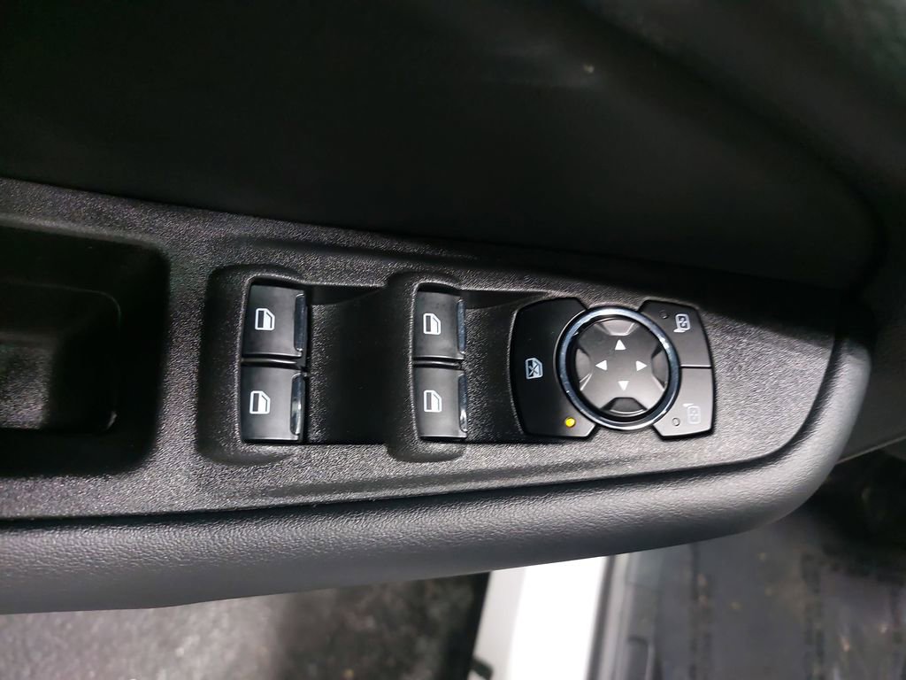 Used 2024 Ford Edge SEL image 17