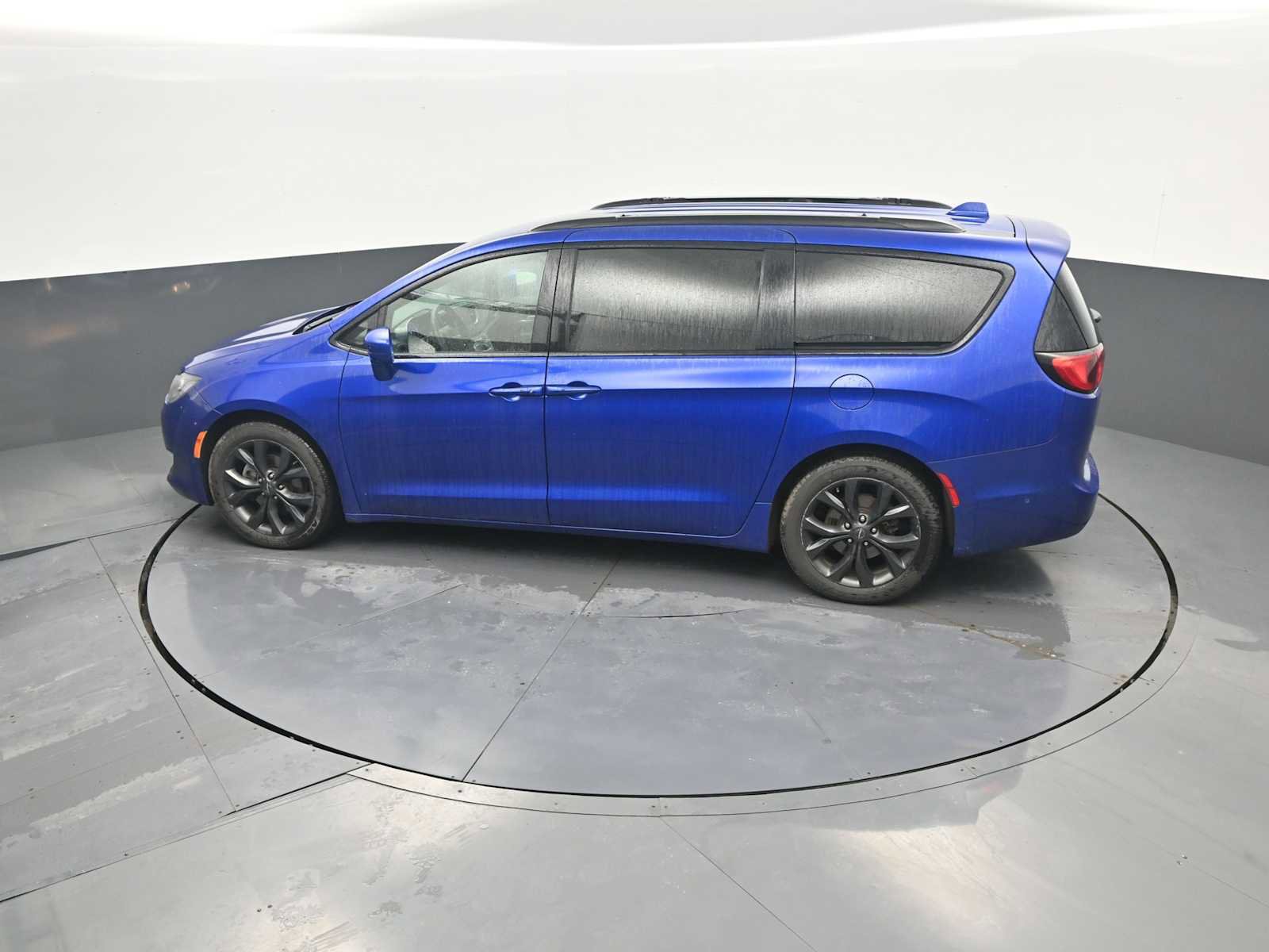 Used 2019 Chrysler Pacifica Touring-L Plus w/ Advanced Safetytec Group FWD image 29