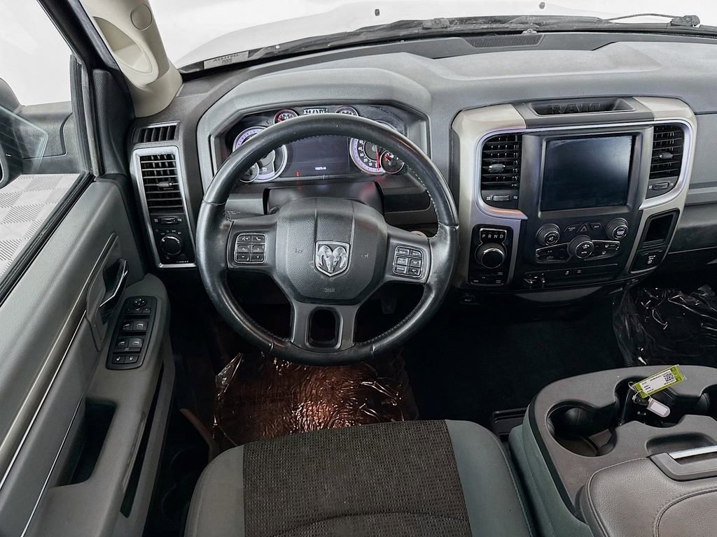 Certified 2019 RAM 1500 Classic SLT w/ Luxury Group image 27