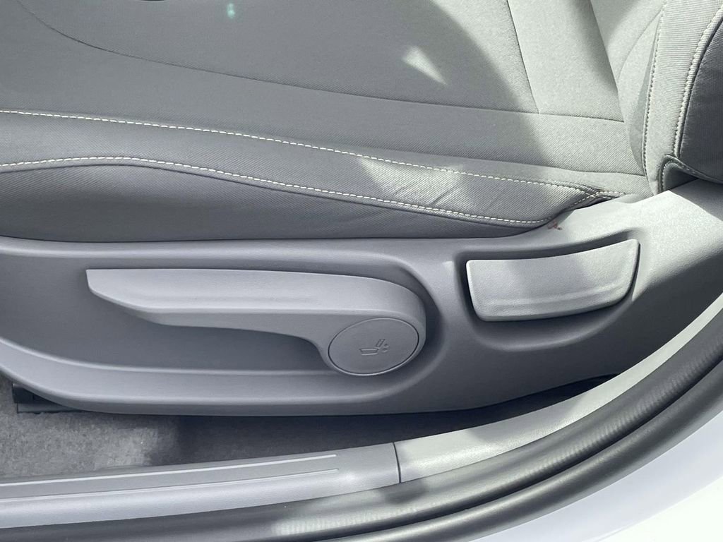 New 2026 Hyundai Elantra Sport FWD image 16