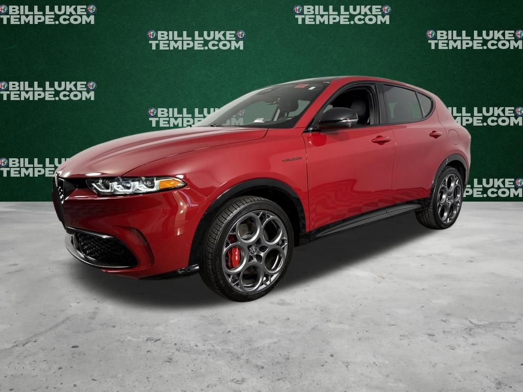 Used 2025 Alfa Romeo Tonale Veloce w/ Premium Package image 4