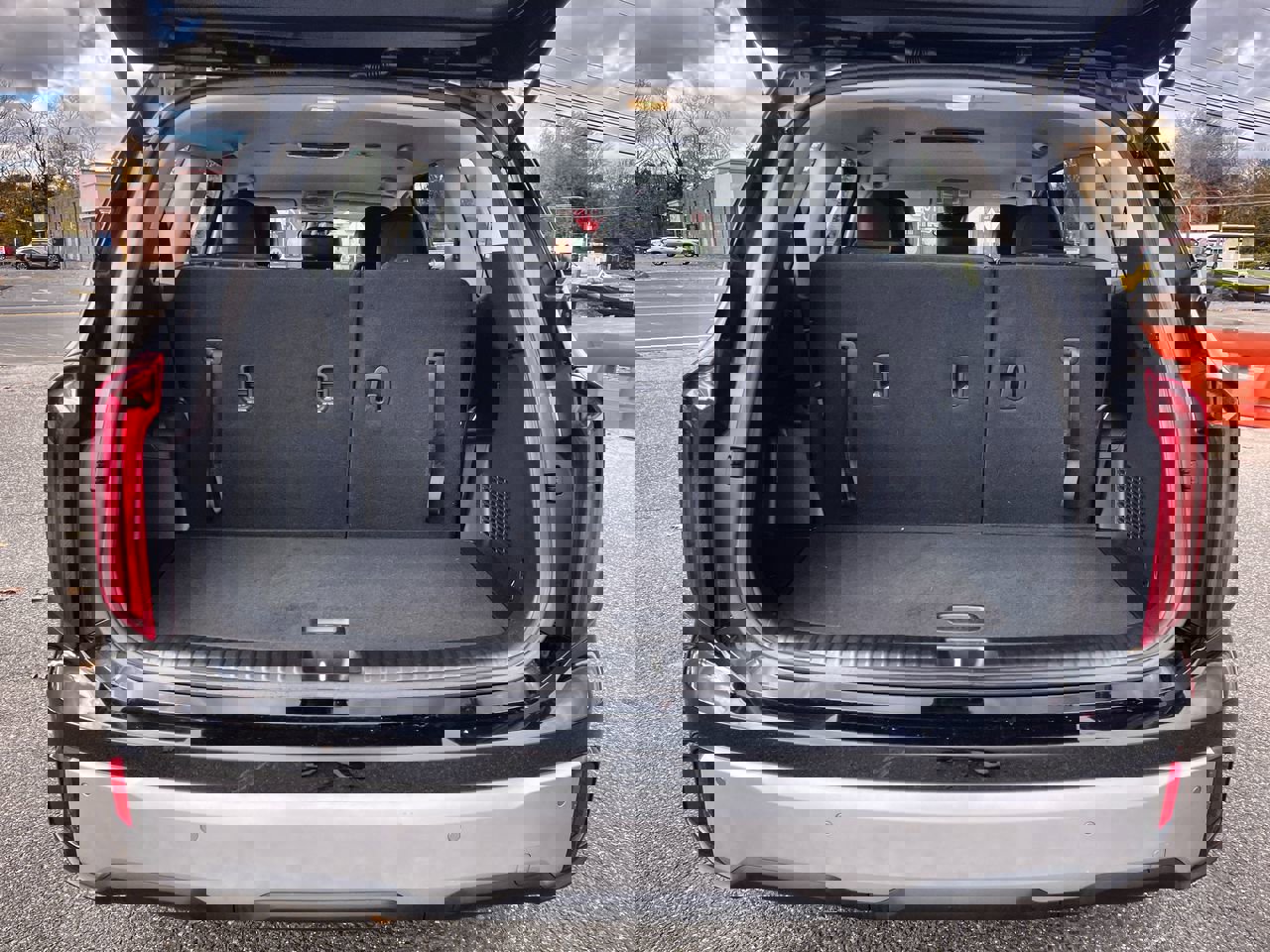 Used 2023 Kia Telluride LX image 11