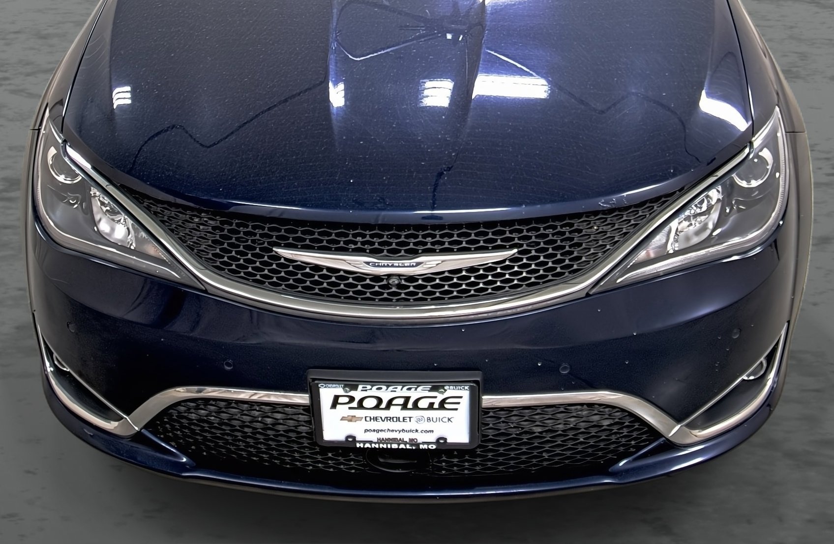 Used 2017 Chrysler Pacifica Limited w/ UConnect Theater Package image 16