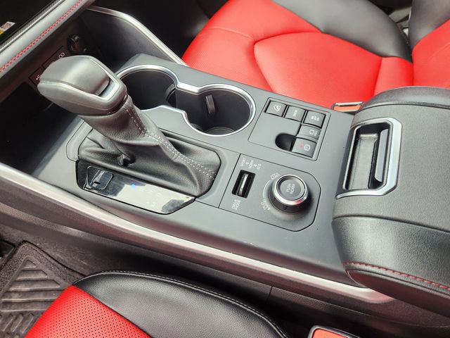 Used 2025 Toyota Highlander XSE AWD/4WD image 19