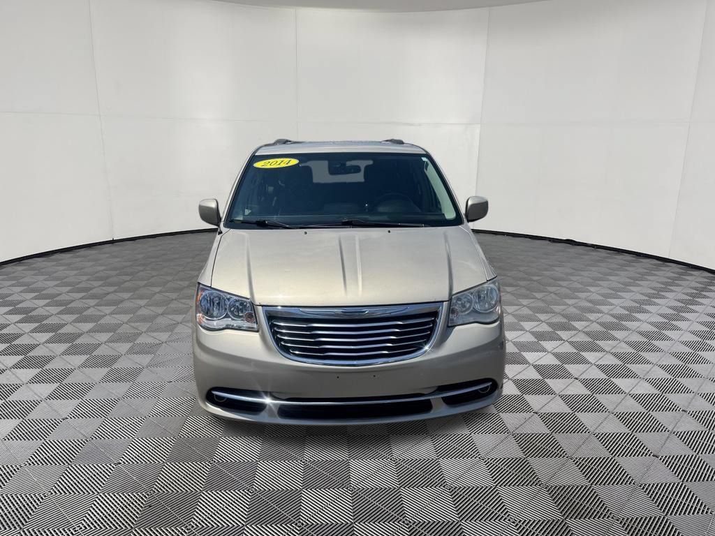 Used 2014 Chrysler Town & Country Touring FWD image 2