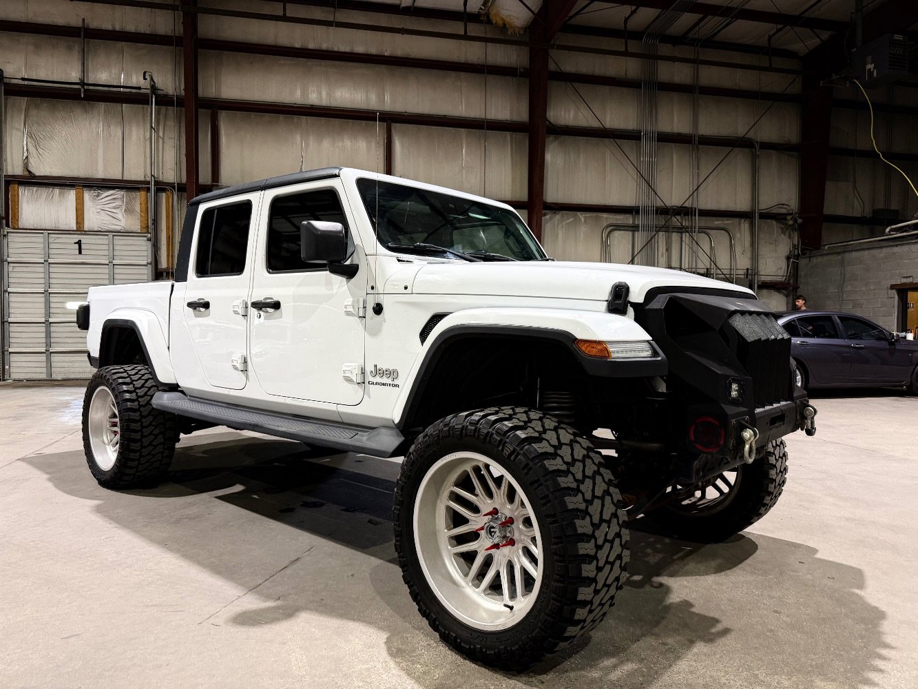 Used 2020 Jeep Gladiator Overland AWD/4WD image 2