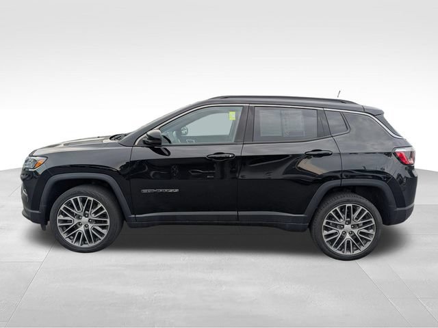 Used 2023 Jeep Compass Limited w/ Elite Group AWD/4WD image 4