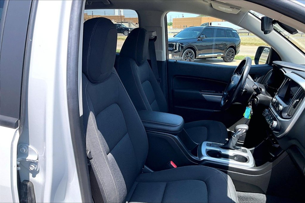 Used 2022 Chevrolet Colorado LT AWD/4WD image 9