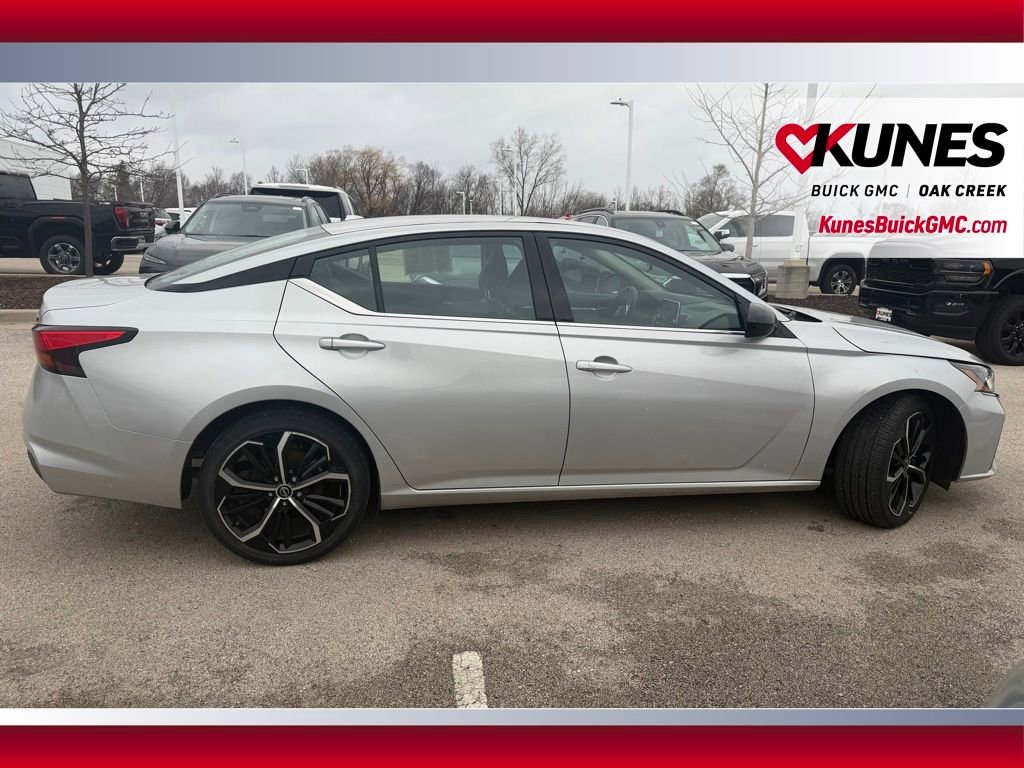 Used 2025 Nissan Altima 2.5 SR FWD image 4