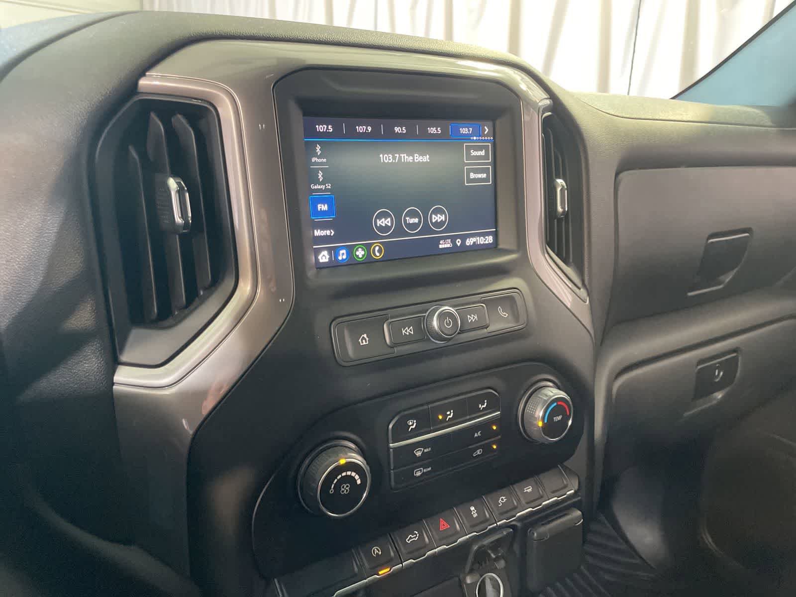 Used 2022 Chevrolet Silverado 1500 Custom RWD image 21