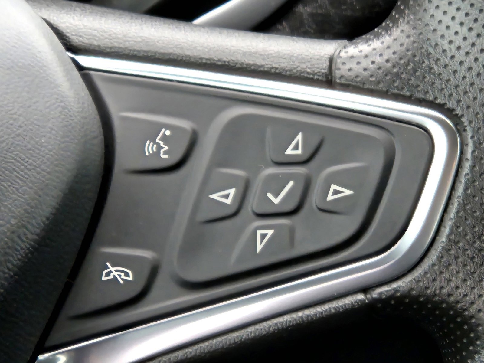 Used 2023 Chevrolet Malibu LT image 14