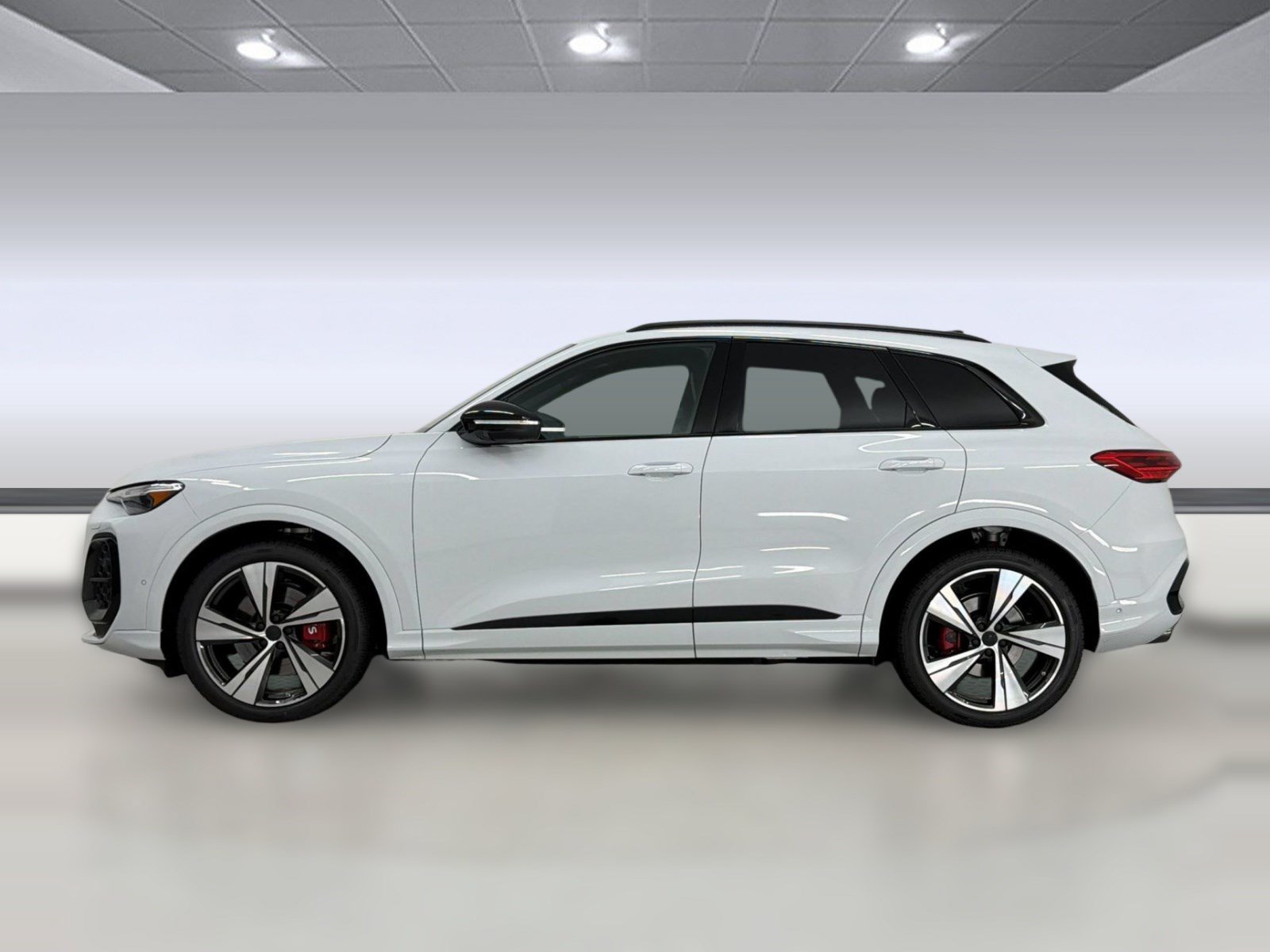 New 2026 Audi SQ5 Premium Plus AWD/4WD image 2