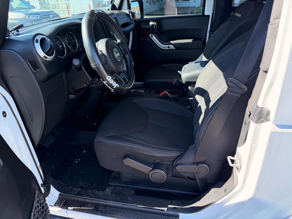 Used 2014 Jeep Wrangler Sahara w/ Connectivity Group image 13