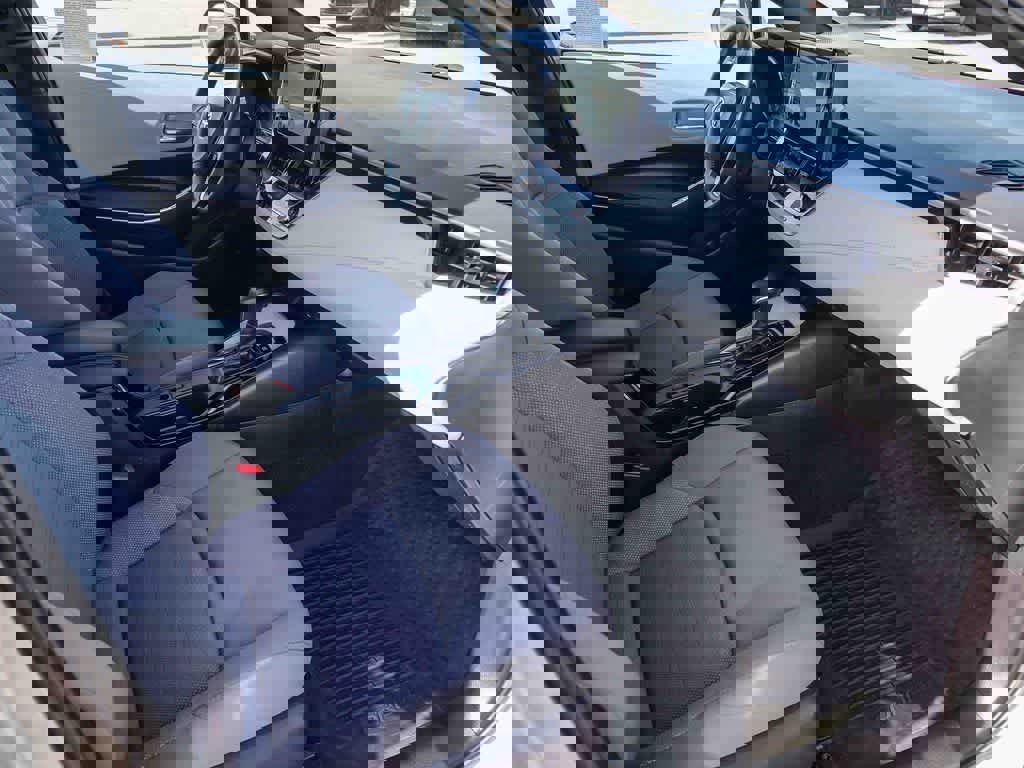 Used 2025 Toyota Corolla SE image 15