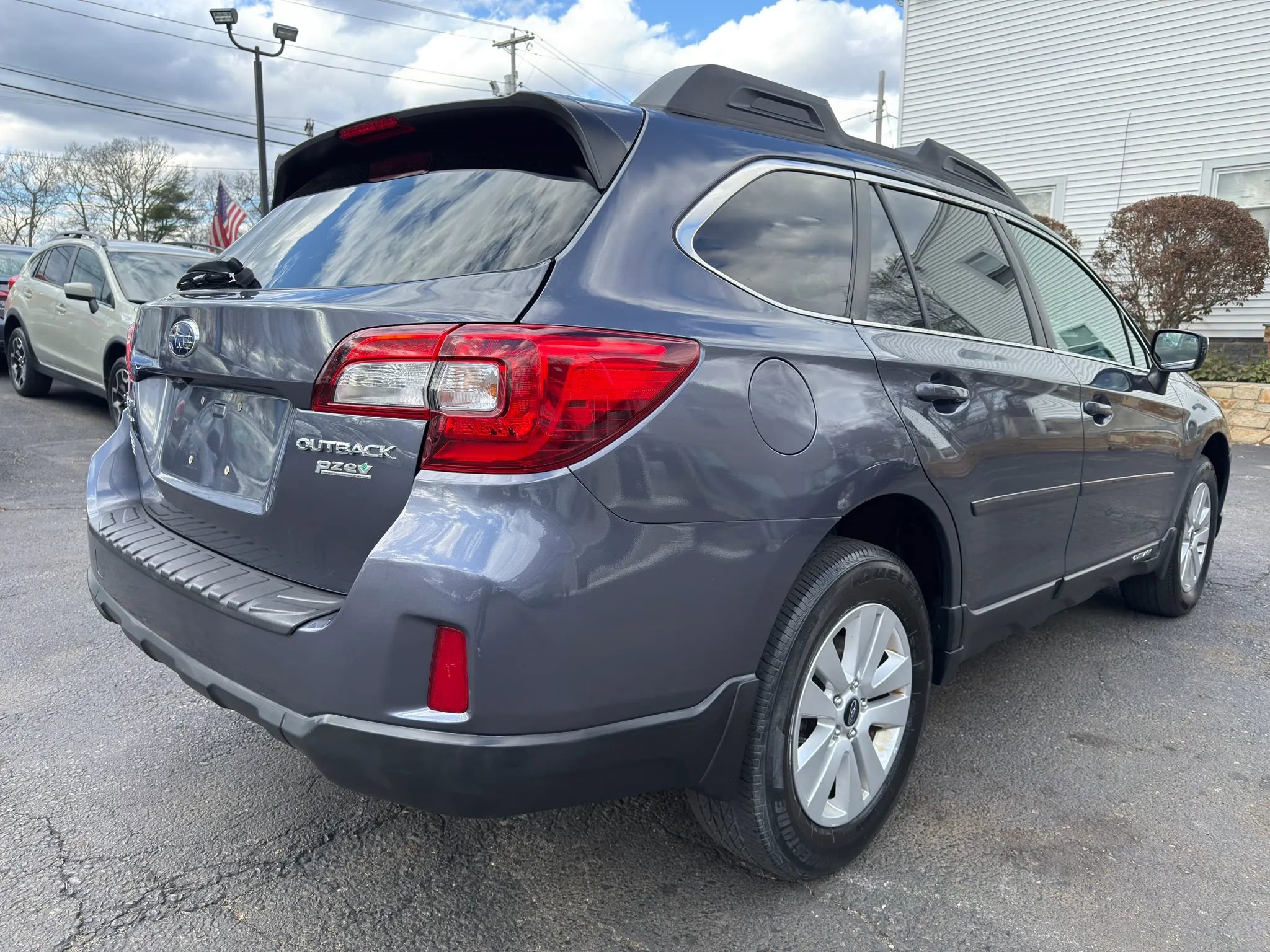 Used 2016 Subaru Outback 2.5i Premium image 7