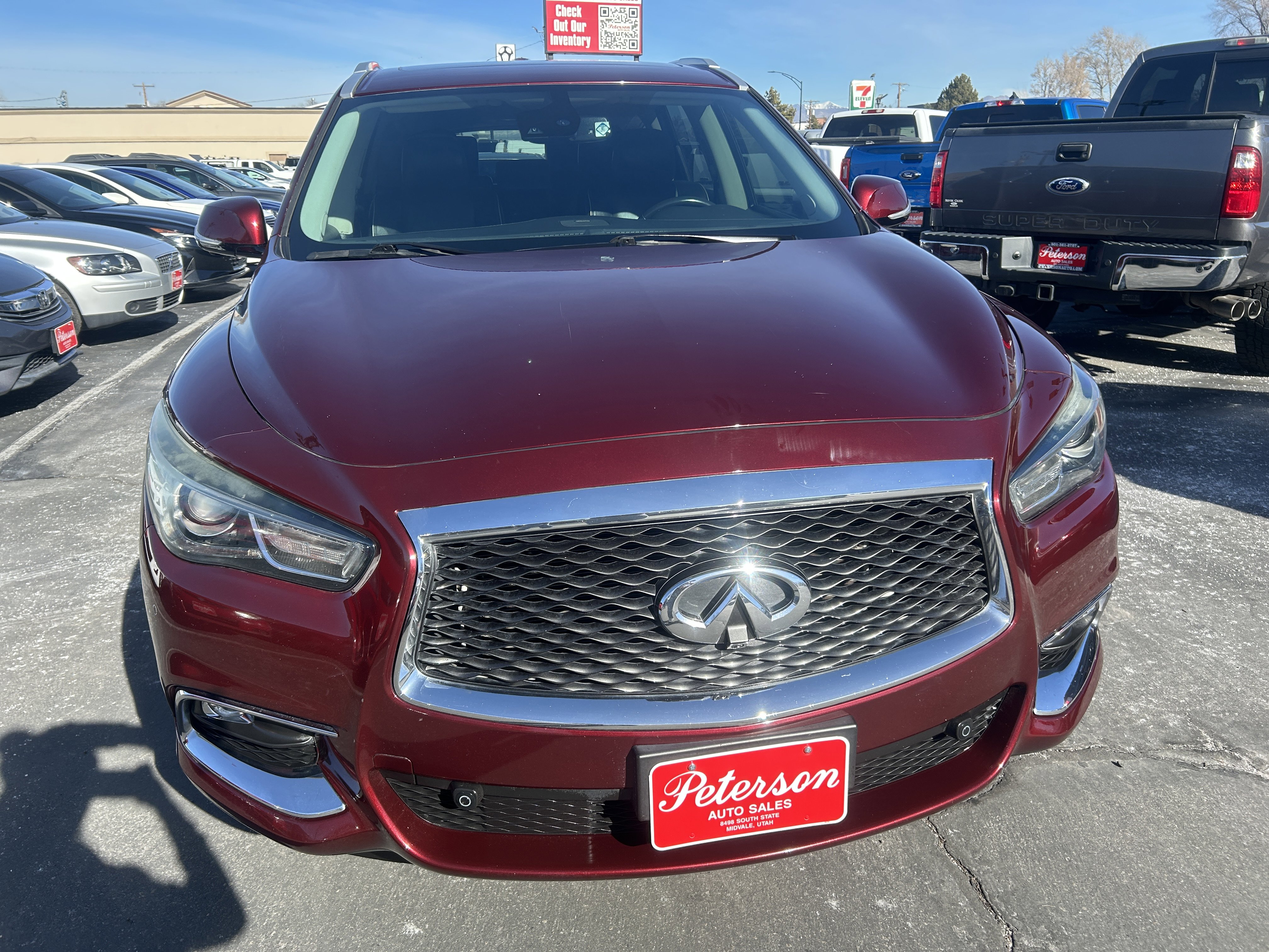 Used 2019 INFINITI QX60 Luxe w/ Essential Package image 3