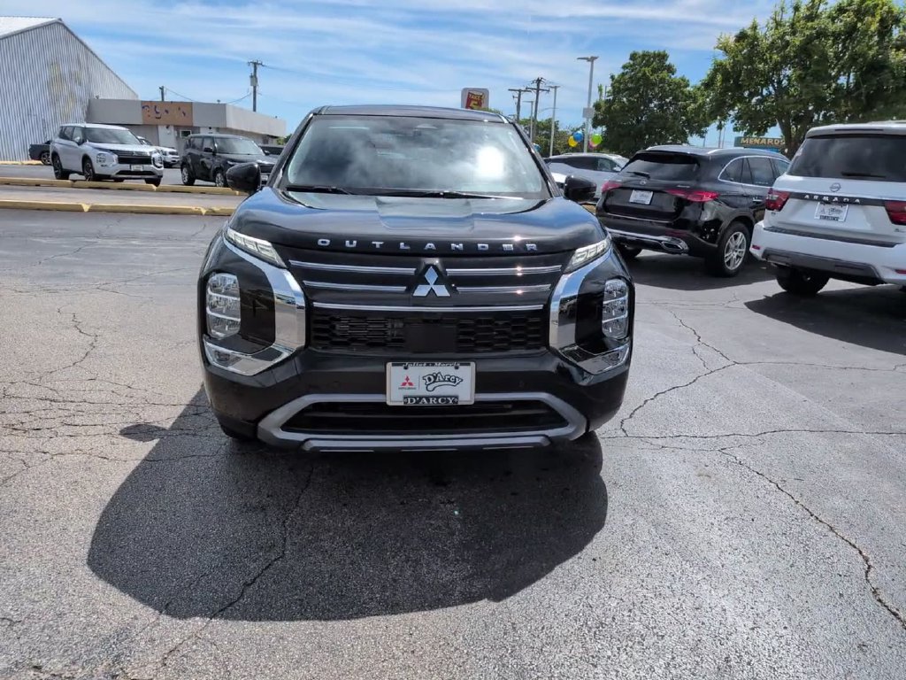 New 2026 Mitsubishi Outlander SE AWD/4WD image 3