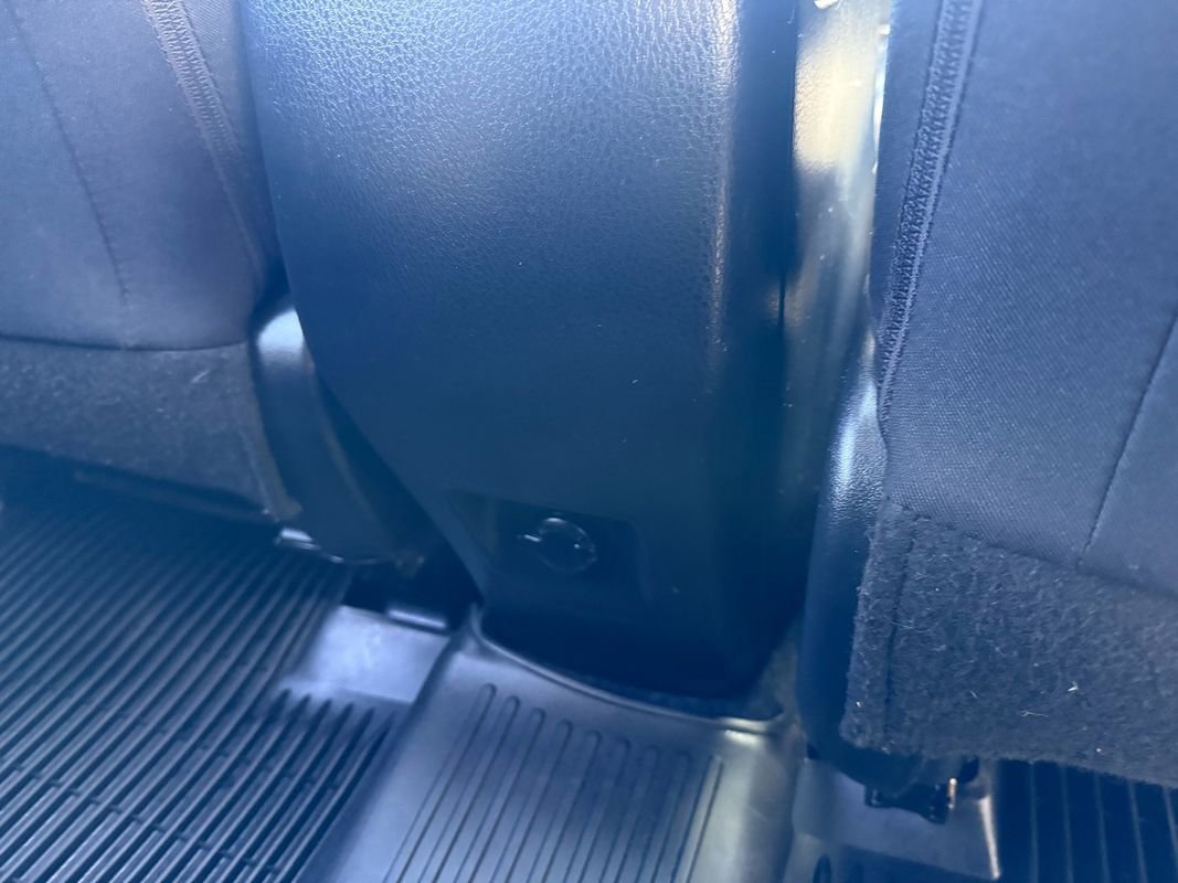 Used 2018 Toyota RAV4 XLE AWD/4WD image 34
