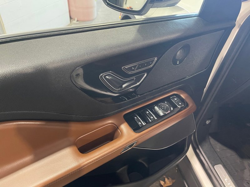 Used 2023 Lincoln Aviator Reserve w/ Equipment Group 201A image 20