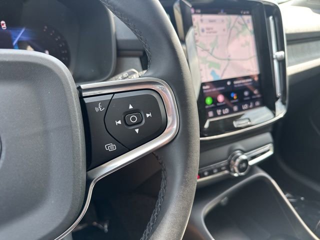 Certified 2023 Volvo XC40 B5 Plus w/ Climate Package image 27