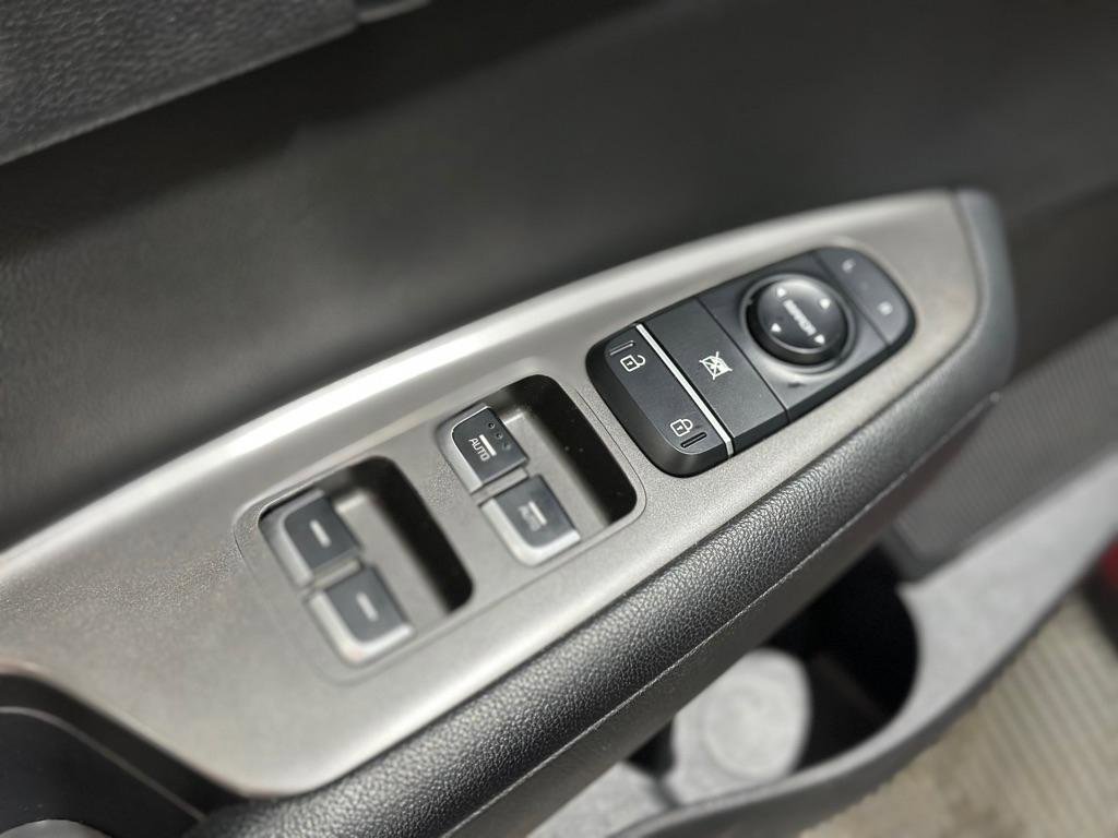 Used 2019 Kia Optima S image 31