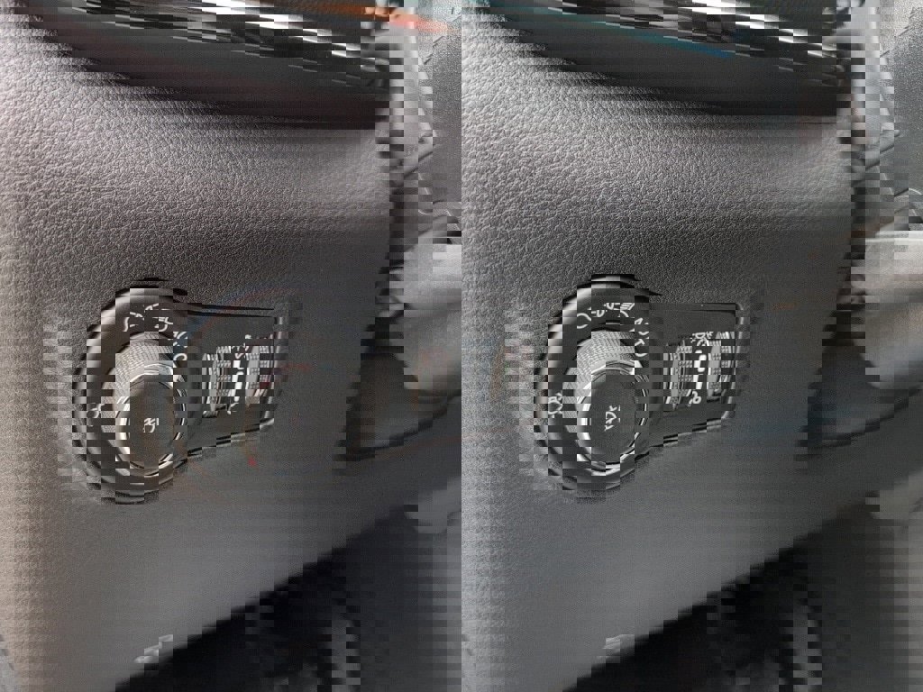 New 2026 Jeep Compass Latitude image 12