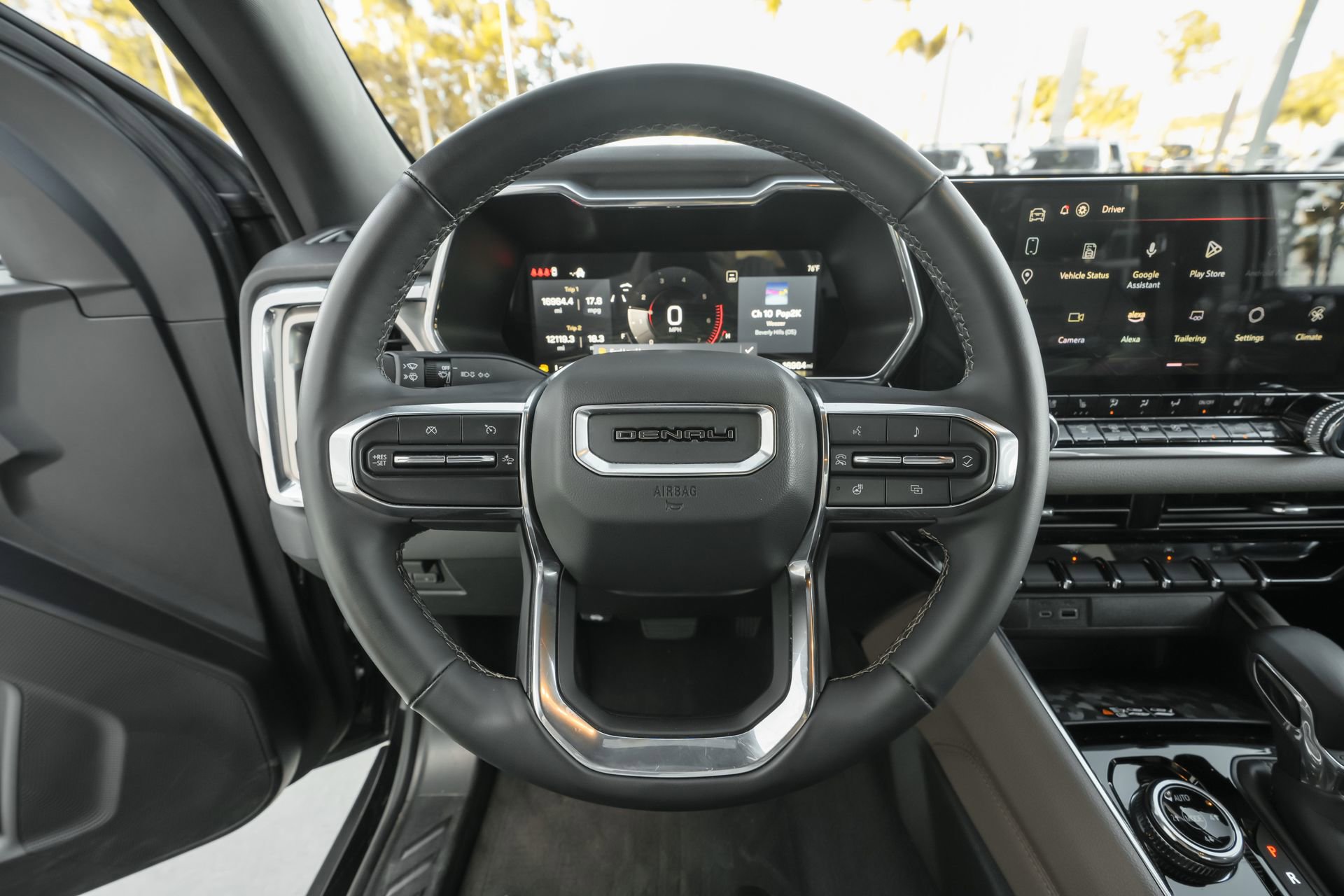 Used 2024 GMC Canyon Denali w/ LPO, Denali Black Edition AWD/4WD image 10