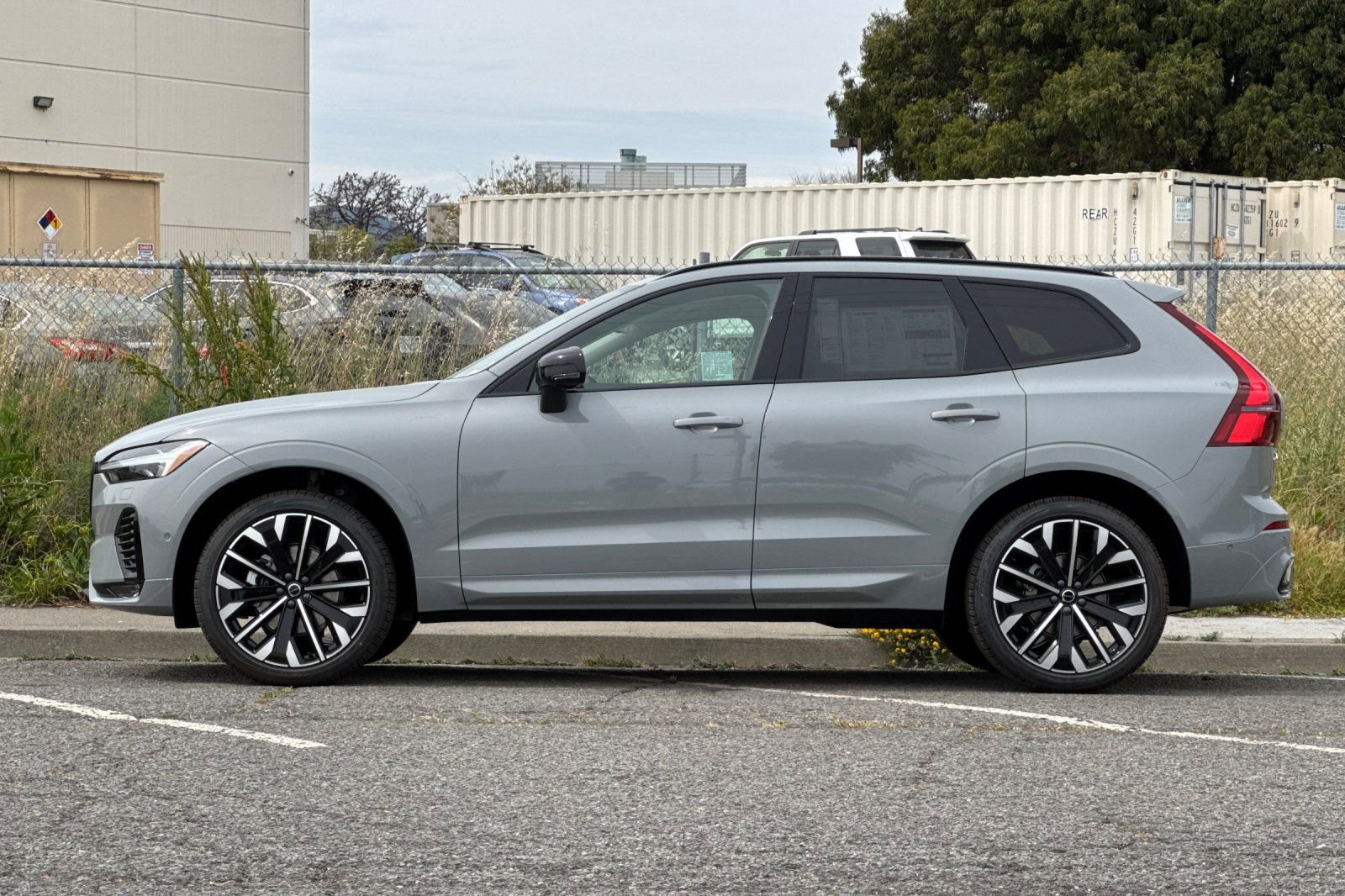 New 2026 Volvo XC60 B5 Ultra w/ Protection Package Premier image 5