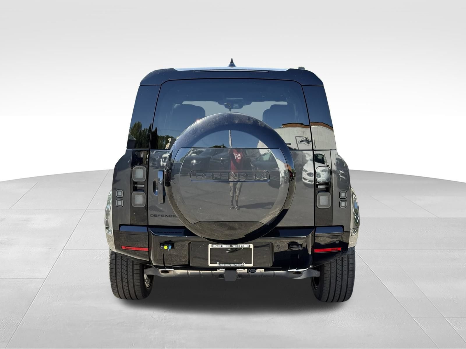 New 2026 Land Rover Defender 110 X-Dynamic SE AWD/4WD image 4