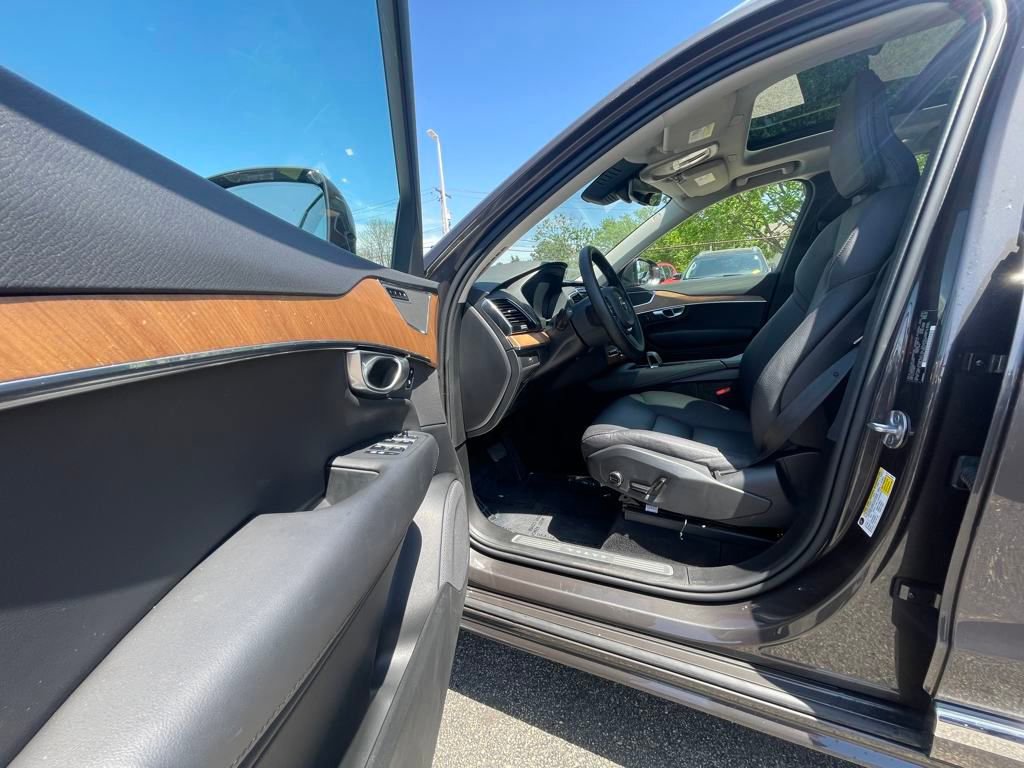 Used 2024 Volvo XC90 B6 Plus image 15