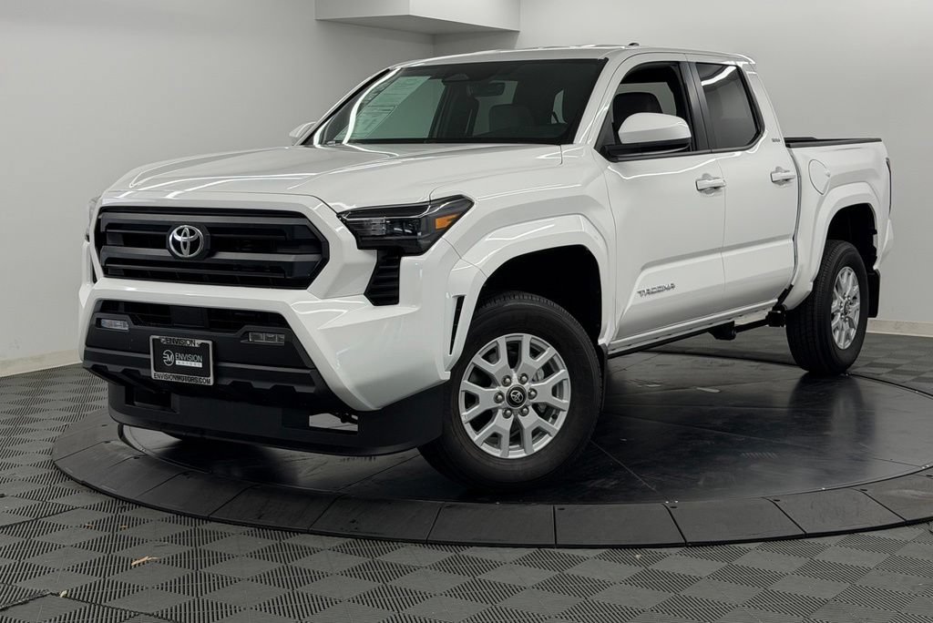 Used 2026 Toyota Tacoma SR5 AWD/4WD image 3