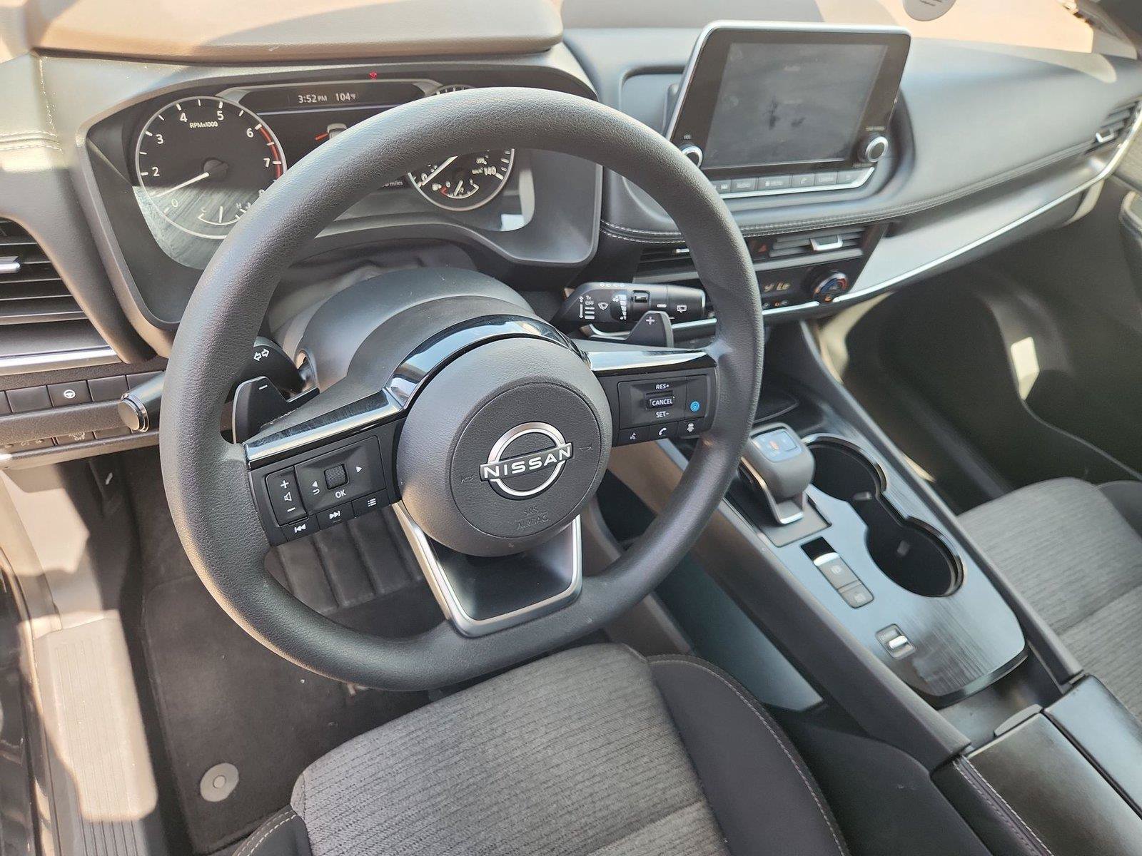 Used 2023 Nissan Rogue SV FWD image 10