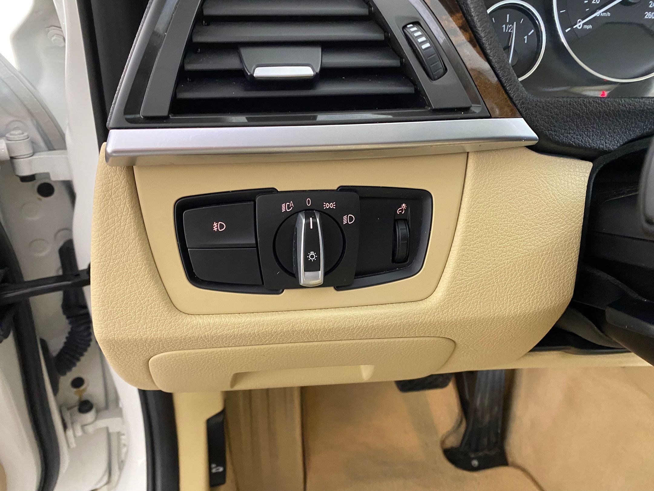 Used 2014 BMW 328i Sedan image 24