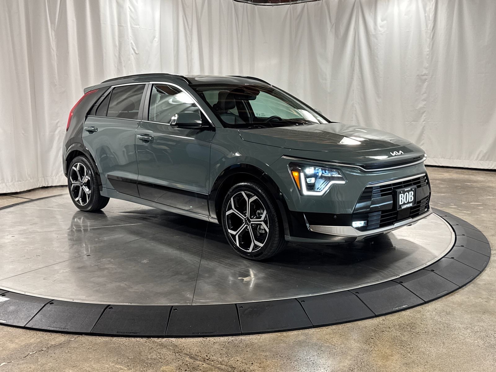 Used 2025 Kia Niro SX Touring FWD image 10