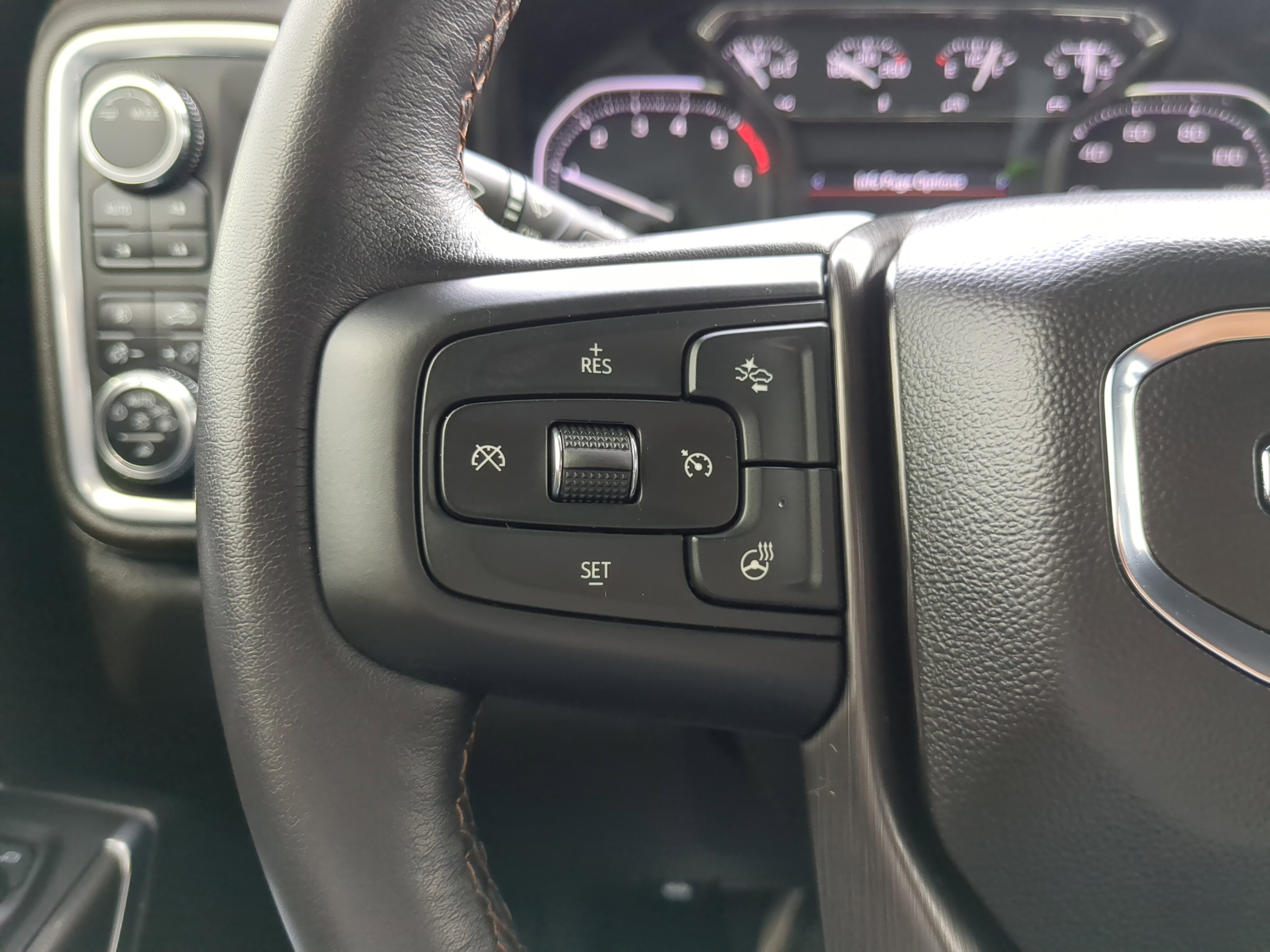 Certified 2022 GMC Sierra 1500 AT4 w/ AT4 Premium Package image 31