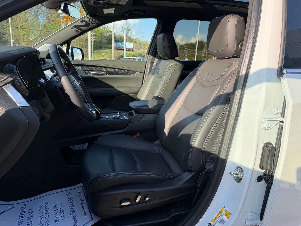 Used 2024 Cadillac XT6 Premium Luxury w/ LPO, Floor Liner Package image 20