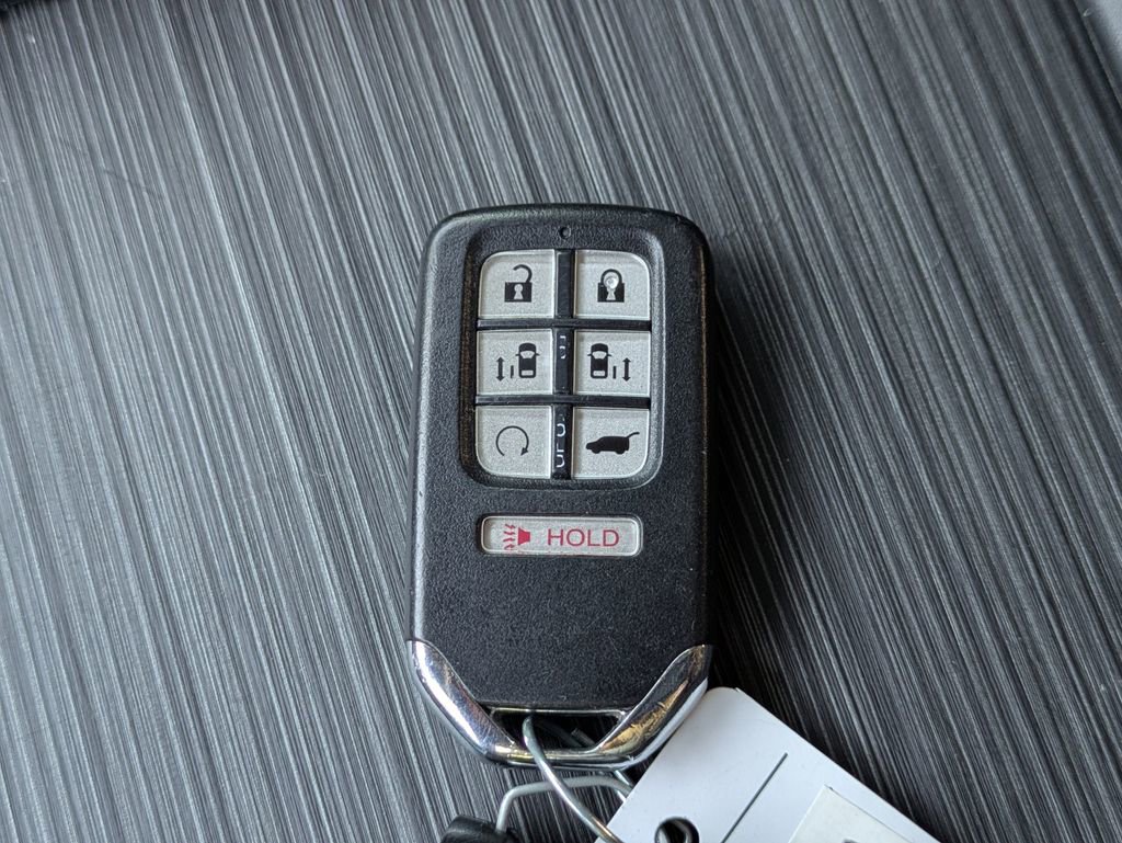 Used 2023 Honda Odyssey Touring image 31