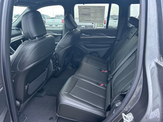 New 2025 Jeep Grand Cherokee Limited w/ Luxury Tech Group II image 34