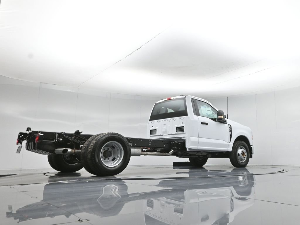 New 2026 Ford F350 XL image 40